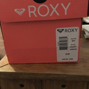 Roxy flip flops